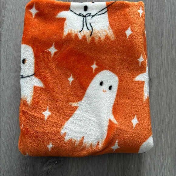 Hyde & EEK! Other - Hyde & EEK! Ghost Halloween Throw Blanket - 50x60 - Soft Plush Orange